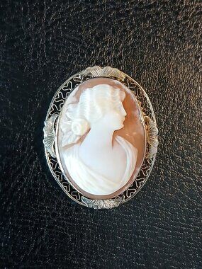 Art Deco 10K White Gold Cameo Brooch: Vintage Conch Shell Filigree Pin